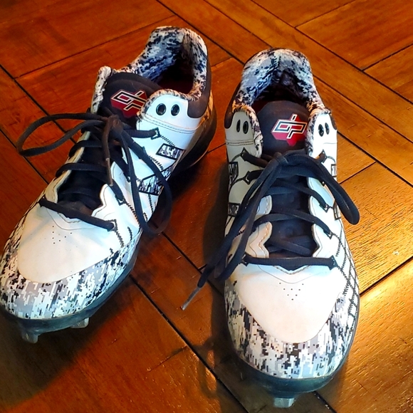 New Balance Baseball Metal Cleats - Picture 1 of 3